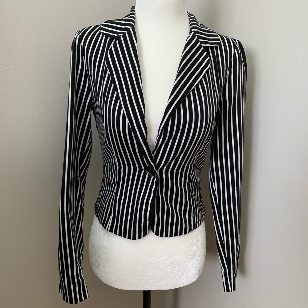 Stripe One Button Crop Blazer
